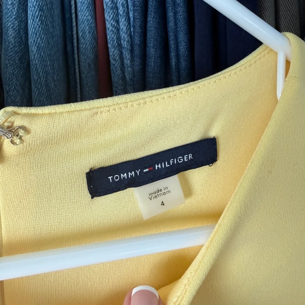 Tommy Hilfiger Yellow Short Sleeve Dress with White Trim - Picture 5 of 7